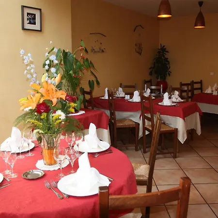 Logis Restaurant Au Bon Accueil מלון 2*