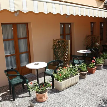 Logis Restaurant Au Bon Accueil 2*