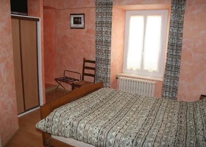 Szálloda Logis Restaurant Au Bon Accueil Arvieu